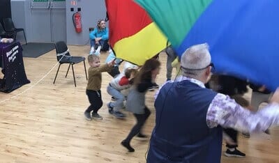 giat parachute game by the childrens party entertainers